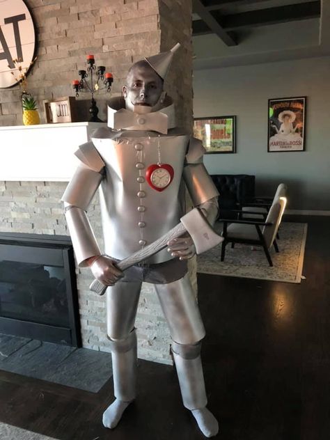 Wizard Of Oz Costumes Diy, Tin Man Costume, The Wizard Of Oz Costumes, Tin Woodman, Tin Man Costumes, Wizard Of Oz Play, Nursing Home Crafts, Wizard Of Oz Musical, Wizard Of Oz Decor