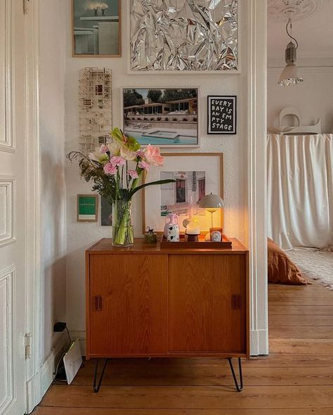 Berlin Apartment, Mid Century Sideboard, Living Room Inspo, New Wall, Mid Century Style, Interior Inspo, House Inspo, Modern Industrial, Midcentury Modern