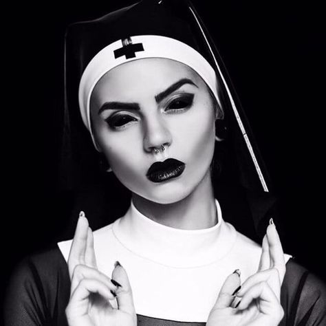 Evil Nun Tattoo, Nun Tattoo, Beatriz Mariano, Evil Nun, Nun Costume, Tattoo Meaning, Black And White, Makeup, White