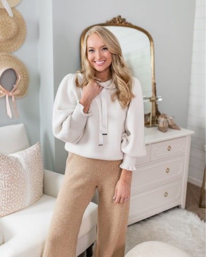 strawberrychicxo | LIKEtoKNOW.it Cozy chic loungewear on sale 40-50% off! #liketkit http://liketk.it/2ZOUG @liketoknow.it #StayHomeWithLTK #LTKsalealert French Loungewear, Chic Loungewear Outfits, Beige Loungewear, Causal Chic Outfits, Feminine Loungewear, Luxurious Loungewear, Loungewear Chic, Atlanta Style, Winter Loungewear