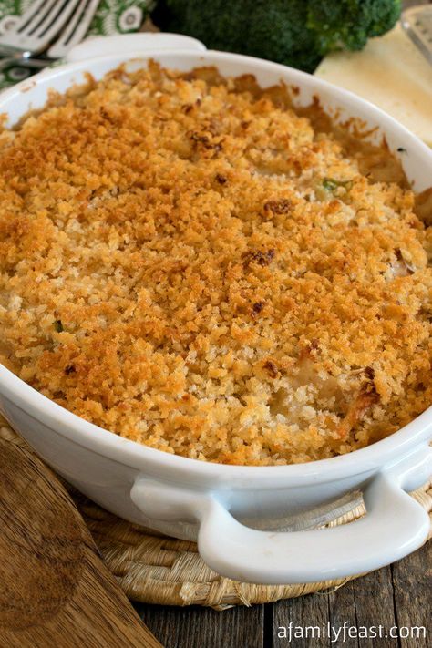 Our Turkey Divan recipe is a delicious from-scratch version of a classic dish that dates back to the early 1900’s. Perfect for Thanksgiving leftovers. Turkey Divan, Onion Bake, Corn Bake, Corn Broccoli, Creamy Casserole, Broccoli Vegetable, Recipes Rice, Yummy Veggies, Recipes Vegetables