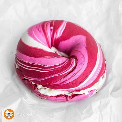 Pretty bagel from The Bagel Store NYC Rainbow Bagel Recipe, Rainbow Bagel, Bagel Store, Rainbow Bagels, Rainbow Bread, Colorful Food, Pink Food, Bagel Sandwich, Bagel Shop