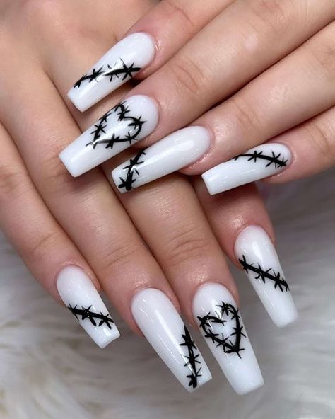 Simple Almond Halloween Nails, Nails Design Dark Colors, White With Black Nails, Teen Nails Ideas, Long White Nails With Designs, Halloween Nails Acrylic Almond, Halloween Nails 2023, Almond Nails Halloween, Dripping Nails