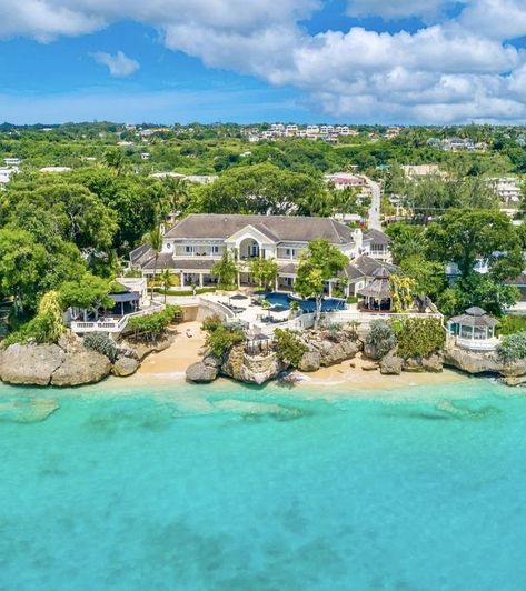 Beach House Mansion, Beachside House, Beachfront Mansion, Houses By The Beach, Mansion Living, Country Views, Beach Mansion, Luxury Mansions, Mansion Exterior