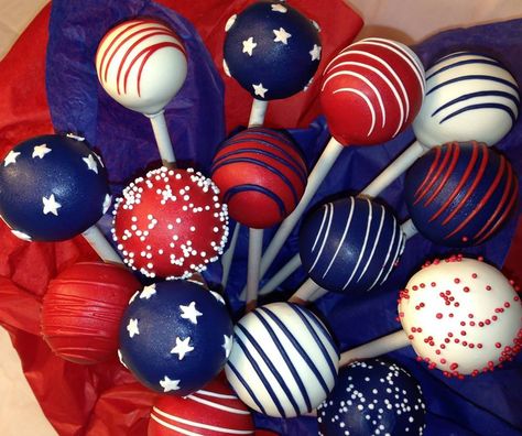 USA CakePops!! Usa Cake, Cake Pop Recipe Easy, Fourth Of July Cakes, Cake Pop Designs, Cake Pop Decorating, Patriotic Food, 4th Of July Desserts, Cake Pop Recipe, Fourth Of July Food