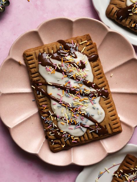 Hot Fudge Pop Tarts (Paleo, GF, DF, Vegan) - Kayla's Kitch and Fix Gourmet Pop Tarts, Vegan Hot Fudge, Vegan Poptarts, Chocolate Pop Tarts, Hot Fudge Sundae, Fudge Pops, Fudge Sundae, Homemade Hot Fudge, Chocolate Hazelnut Spread