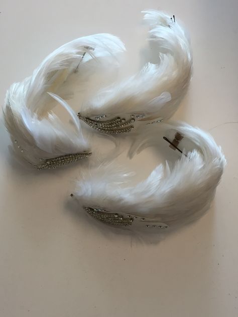 8 white feather swan lake headpieces #LAUnboundWhite #LAUnboundAnimals Swan Lake Movie, Swan Lake Makeup, Swan Lake Illustration, Swan Lake Odile, Odile Swan Lake, Swan Lake Poster, Swan Lake Painting, Swan Lake Birthday Party, Swan Lake Art