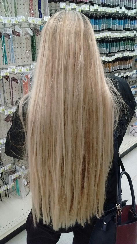 Multiple Shades of Blonde. Rare and exquisite. Waist Length Blonde Hair, Waist Long Hair, Hair Goals Color, Baby Blonde Hair, Waist Length Hair, Pony Tails, Long Blond, Blonde Hair Inspiration, Blonde Hair Looks