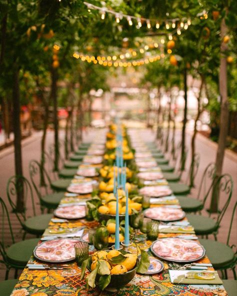 Summer Night Party, Italian Dinner Party, Italian Night, Beautiful Dinner, Engagement Dinner, Italian Aesthetic, Amalfi Coast Wedding, Outdoor Dinner Parties, Dinner Club