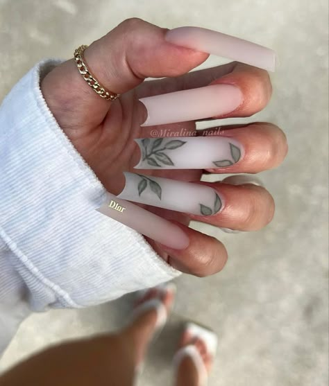 Long French Tip Nails With Design, Summer Coffin Nail Ideas, Grass Nail, Nail Inspiration Coffin, Nails Coffin Matte, Coffin Nails Inspiration, Coffin Nails French Tip, Nails French Coffin, Matte Nails Coffin