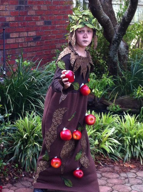 Wizard of Oz apple tree. Apple Tree Costume, Tree Halloween Costume, The Wizard Of Oz Costumes, Tree Outfit, Wizard Of Oz Play, Wizard Of Oz Musical, Apple Costume, Crow Costume, Tree Costume