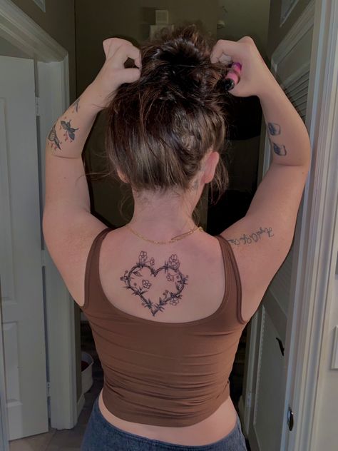 Barbwire Tattoo Womens, Barbwire Heart Tattoo, Barbed Wire Heart Tattoo, Wire Heart Tattoo, Barb Wire Tattoo, Barbed Wire Heart, Barbed Wire Tattoos, Tulip Tattoo, Wire Heart