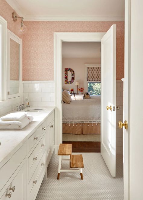 Kids Jack And Jill Bathroom Ideas, Girls Jack And Jill Bathroom, Kids Shared Bathroom, Small Kids Bathroom, Mcgrath Ii, Feminine Bathroom, Jack N Jill Bathroom Ideas, Girl Bathrooms, Childrens Bathroom