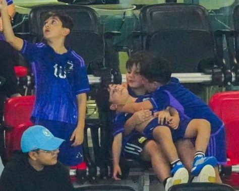 #fanfic The World Cup 2022, Thiago Messi, Messi Goat, Enzo Fernandez, Playing Soccer, Barcelona Football, Fotos Aesthetic, World Cup 2022, Leo Messi