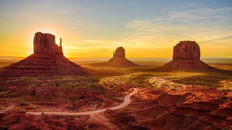 These are officially the best road trips in America to take Grand Canyon Tours, West Coast Travel, Colorado Plateau, National Park Road Trip, Us Road Trip, Road Trip Fun, Road Trip Itinerary, Scenic Drive, National Monuments