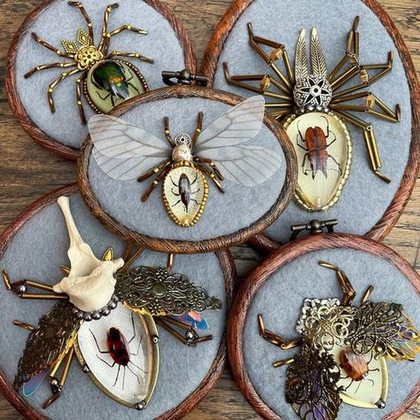 Diy Curiosities, Entomology Decor, Curiosities And Oddities, Beaded Bugs, Bugs Embroidery, Oddities Decor, Taxidermy Decor, Taxidermy Art, Bone Crafts