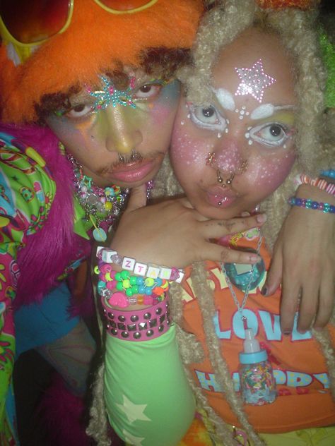 Pride Rave Outfit, Y2k Rave Aesthetic, Aesthetic Rave Outfit, Ravecore Outfits, Clown Rave Outfit, Rave Outfits Colorful, Queer Rave, Raver Outfit, Paprika Hair Color