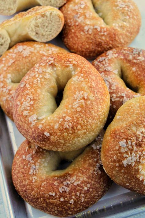 I love making bagels at home, and these homemade salt bagels have become a new favorite of mine! These New York style bagels have lots of flavor and are topped with flakey sea salt. I think these sea salt bagels are going to be a staple in our household. This recipe was easy to follow and it seriously has the BEST flavor! Salt Bagel Recipe, Homemade Bagel Flavors, Ny Style Bagels Recipe, Asiago Bagels Recipe Homemade, Making Bagels, New York Style Bagels Recipe, Homemade New York Bagels, Types Of Bagels, New York Style Bagels