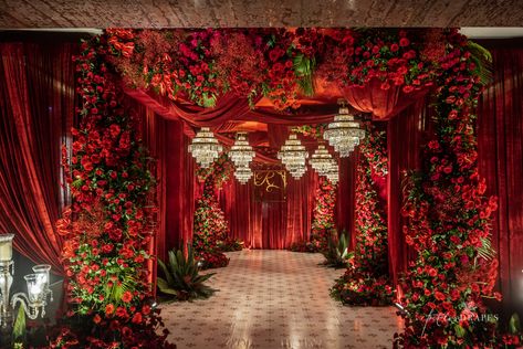 Petalsndrapes Here is a regal pathway that leaves you awestruck Indian Beach Wedding, Ganesh Decoration, Royal Decor, Weddings 2024, Wedding Gate, Entrance Arch, Nikah Decor, Reception Stage Decor, Night Wedding Decor