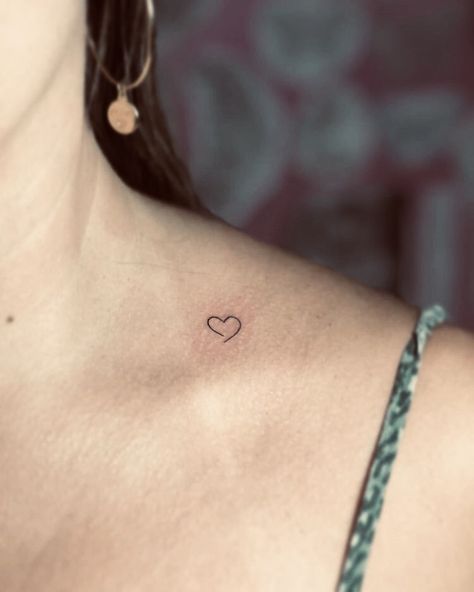 Open Heart Tattoo On Collar Bone, It Ends With Us Heart Tattoo, It Ends With Us Tattoo Ideas, It Ends With Us Tattoo, Open Heart Tattoo, Swimming Tattoo, Piercing Inspiration, Tiny Heart Tattoos, Creative Videos