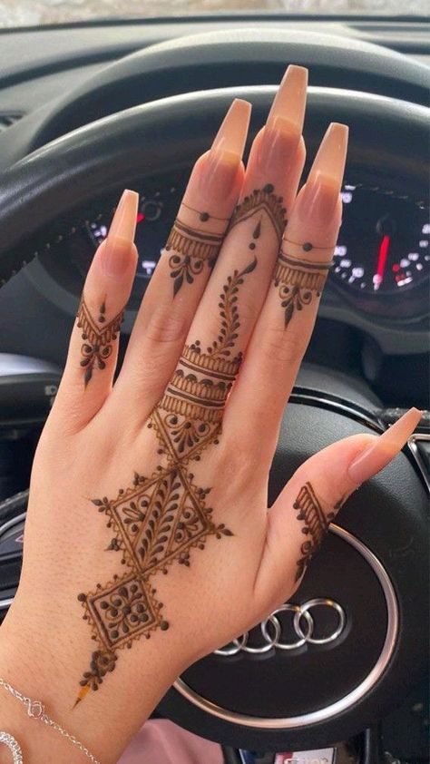 Kueez Viral, Simple Henna Designs Hand, Henne Tattoo, Cute Henna Designs, Inai Pengantin, Henna Inspired Tattoos, Henna Tattoo Designs Hand, Simple Henna Tattoo, Latest Henna Designs