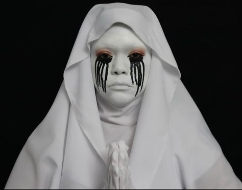 This is a Halloween costume or SFX makeup idea White Nun Halloween, Creepy Nun Makeup, Nun Halloween, White Foundation, Ghost Makeup, American Horror Story Asylum, Peach Eyeshadow, Halloween Is Coming, Ben Nye