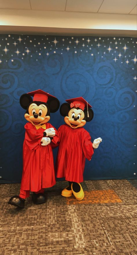 Disney Cultural Exchange Program, Disney Vision Board, Disney College Program Room Decor, Disney College Program Room, Mortimer Mouse, Working At Disney, Disney Internship, Dream Bored, Disney University