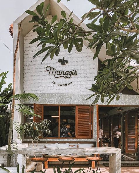 ARCHIFOLK™ on Instagram: “@manggisincanggu❤️ Location : Bali Photo by @gultomdedi . #ARCHIFOLK” Filipino Cafe Interior, Cafe Facade, Bali Cafe, Restaurant Facade, Bali Restaurant, Coffee Shop Concept, Entrance Signage, Cafe Business, Modern Coffee Shop