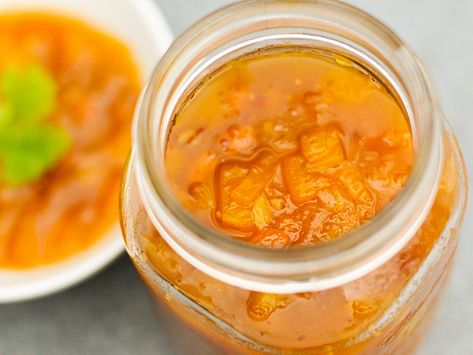 Ginger Shrub Recipe, Fermented Food Recipes, Sweet Mango Chutney, Mango Chutney Recipe, Pickled Fruit, Tamarind Chutney, Mango Chutney, Ginger Sauce, Chutney Recipe