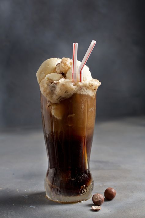 Starting this classic float with a malt syrup seems to boost the root beer flavor here, but you can go without it. Root Beer Float Bar, Rootbeer Float Cupcakes, Floats Drinks, Cream Cheese Buttercream Frosting, Malted Milk Balls, Butter Cupcakes, Cream Cheese Buttercream, Beer Float, Malted Milk