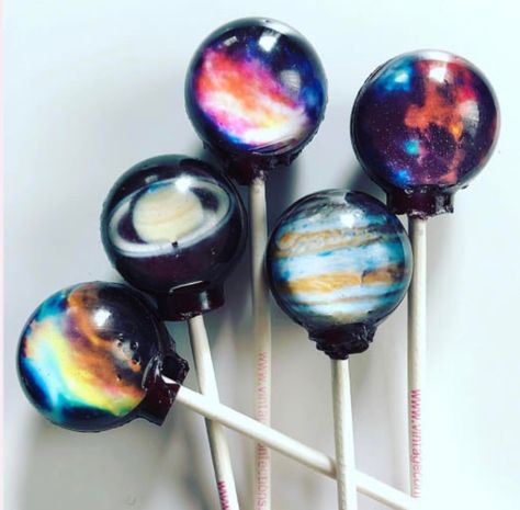 Galaxy Lollipops, Galaxy Desserts, Pretty Candy, Galaxy Cake, Pretty Desserts, Oreo Truffles, Pretty Dessert, Bead Jewellery, Cake Pops