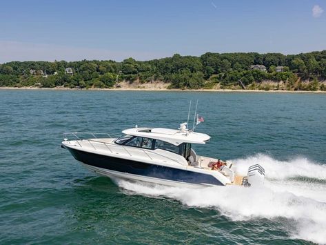 Outboard power, luxurious amenities and a sporty hull—top speed: 52.5 mph. The post 2024 Tiara 48 LE appeared first on Boating Mag. Tiara Yachts, Conversation Pit, Built In Bench, Outboard Motors, Buyers Guide, Lake Michigan, Great Lakes, Yachts, Fishing Boats