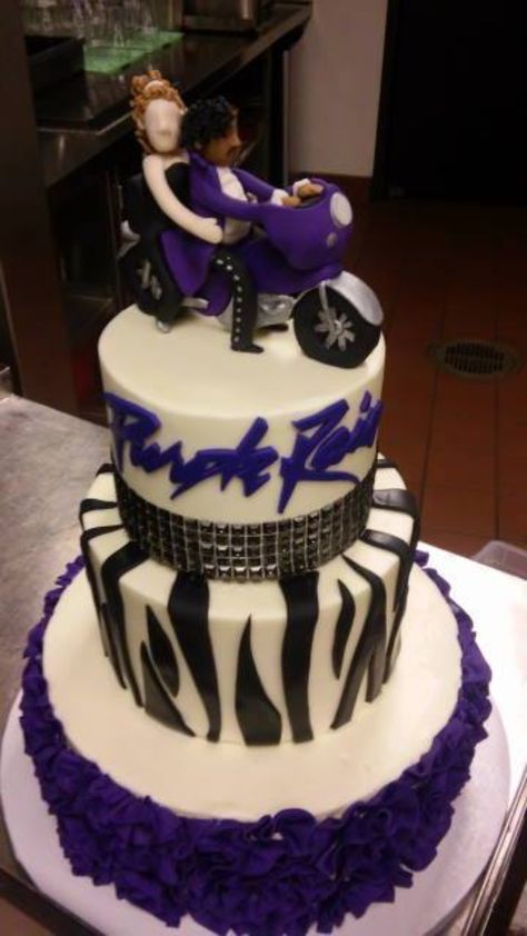 Prince Purple Rain Singer Birthday Cake, Rain Cake, Birthday Cake Purple, Prince Singer, Aladdin Cake, Vegas Vibes, Prince Pictures, Happy Birthday Prince, Cake Purple