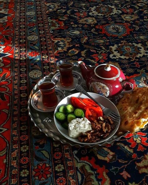 Minilastic Aesthetic, Persian Tea Aesthetic, Iranian Aesthetic, Arab Food, Persian Decor, Iran Food, Timur Tengah, Iranian Food, Classical Antiquity