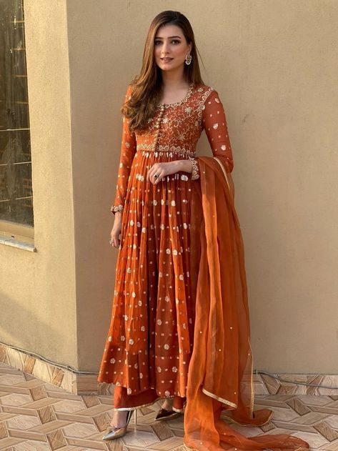 Colour Combinations Wedding, Best Colour Combinations, Combination Dresses, Dress Pakistani, Pakistani Formal Dresses, Indian Outfits Lehenga, Girls Dresses Sewing, Dazzling Dress, Anarkali Dress Pattern