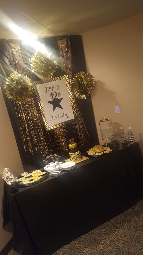 Hamilton themed party in black and gold for my A. Ham addicted 12 year old. Alexander Hamilton Birthday, Hamilton Party, Musical Birthday Party, Broadway Theme, Mimi Birthday, Golden Birthday Parties, Happy 12th Birthday, Hamilton Fanart, Cat Birthday Party