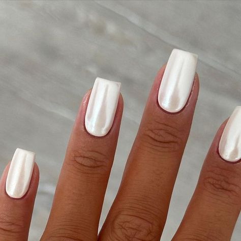 White Ideas Nails, White Holiday Nails Acrylic, Cute White Gel Nails, White Chrome Nails Square, Nails All White, French Polish Nails, Pear Nails, Holiday Nails White, Pearly White Nails