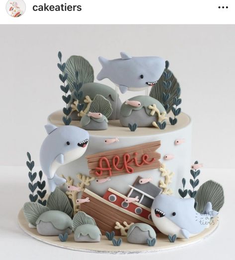 Cute Shark Cake, Shark Birthday Cakes For Boys, Birthday Cake Fish, Shark Cakes For Kids Boys, Shark Cake Ideas, Fondant Shark, Fish Birthday Cake, Cake Shark, Shark Birthday Cake