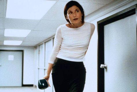 Catherine Keener in BEING JOHN MALKOVICH./ She’s the child, when playing musical chairs, never stood up to walk around – why bother. If the name of the game is to be the last one sitting, why get up and move around? A stealth pot-stirrer that no one ever knew was the cause of it all. Being John Malkovich, Catherine Keener, Blood And Bone, John Malkovich, Cleaning Lady, Movie Costumes, Online Images, Close Image, Lund