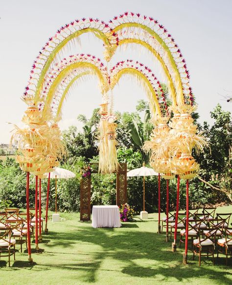 A BALINESE LOVE AFFAIR @wibflowers Balinese Decoration, Balinese Wedding, Wedding Mood, Balinese, Love Affair, Farm Wedding, Instagram A, Bali, Weddings