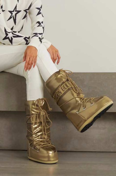 Montana Wardrobe, Moon Boots Outfit, Vinyl Boots, Shoe Pics, Jimmy Choo Boots, Gold Chic, Gold Boots, Winter Outfits Warm, Moon Boot