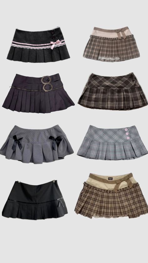 y2k mini skirts #y2k #y2kaesthetic #fashion #outfit #aestethic Y2k Mini Skirt Outfit, Skirts Y2k, Y2k Mini Skirt, Y2k Skirts, Diy Clothes And Shoes, Miniskirt Outfits, Mood Board Fashion, Basic Outfits, Fashion Outfit