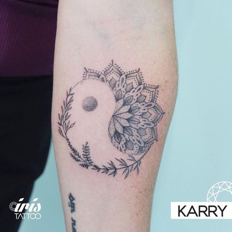 Henne Tattoo, Ying Yang Tattoo, Iris Tattoo, Hippie Tattoo, Yang Tattoo, Yin Yang Tattoos, Tattoos Geometric, Geniale Tattoos, Friend Tattoos