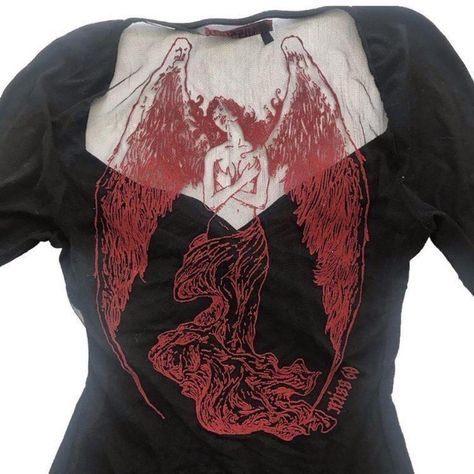 (3) miss sixty fallen angel top – @eyesaremosa1cs su Tumblr Angel Top, Black N Red, Angel Shirt, Aesthetic Grunge Outfit, Concept Clothing, Just Sold, Miss Sixty, Fallen Angel, Pretty Outfits