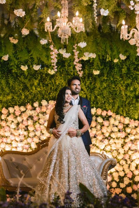 Poolside reception ideas Indian Wedding Reception Photography, Wedding Reception Attire, Poolside Reception, Marriage Poses, Bride Groom Photoshoot, Bride Groom Poses, Bride Photos Poses, Indian Wedding Poses, Groom Photoshoot