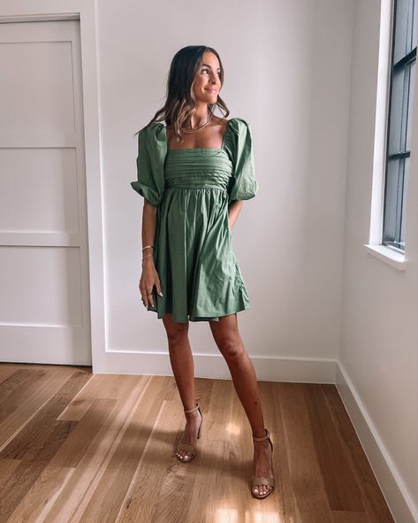 Green Abercrombie Dress, Baby Doll Dress Outfit, Green Baby Doll Dress, Green Babydoll Dress, Doll Dress Outfit, Abercrombie Dress, Spring And Summer Outfits, Dress Puff Sleeve, Babydoll Dress