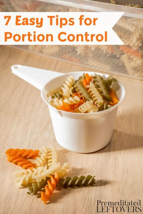 Managing portion sizes is essential for achieving weight loss and improving your health. Use these 7 Easy Tips for Portion Control at your next meal. Diet tip | fitness guide | healthy living life hack. Meal Portions For Women, Portion Distortion, Carb Cycling Meal Plan, Dieting Tips, Calorie Count, Fitness Guide, Healthy Life Hacks, Carb Cycling, Healthy Diet Tips