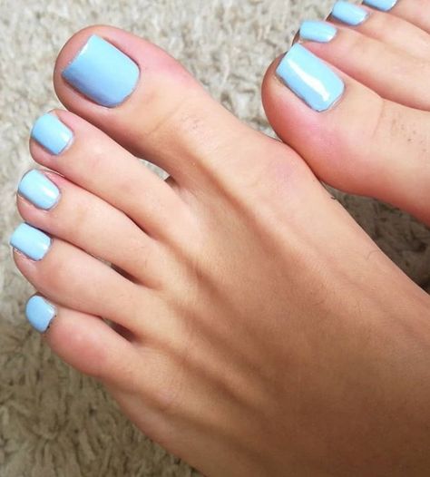 Pedicure Ideas Light Blue, Baby Blue Toe Nails Design, Baby Blue Toes Nails, Sky Blue Pedicure, Light Blue Toe Nails Design, Baby Blue Pedicure Toes, Light Blue Toenails, Light Blue Pedicure Toes, Baby Blue Toe Nails