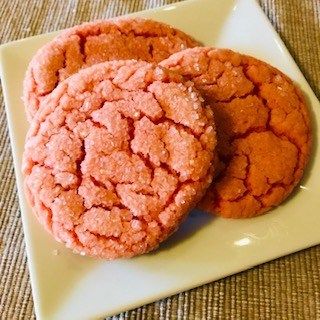 Mexican Polvorones Cookies, Pink Polvorones Recipe, Homemade Pan Dulce, Mexican Cookies Polvorones, Pink Mexican Cookies, Mexican Pink Cookies, Mexican Pink Cookies Recipe, Pan Dulce Cookies, Mexican Cookies Traditional