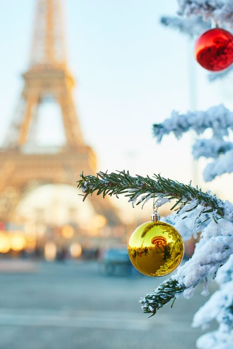 #ChristmasInParis #ParisianMagic #HolidaySpirit Paris At Christmas, Paris Christmas Market, Paris In December, Paris December, South Indian Temple, Christmas Getaways, Paris Couple, Pants And Shirt, Paris Luxury